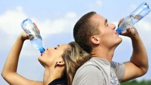 beber agua calor
